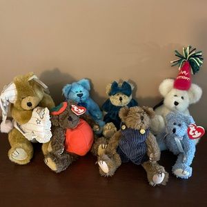 ASSORTED COLLECTABLE BEARS